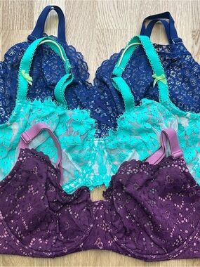 Victoria's Secret Lace Underwire Bra Trio in Navy, Green and Plum